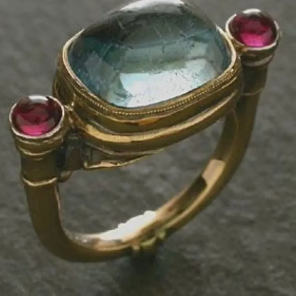 💕NEW Stunning & Unique Gold Ring with Bluish and Red Stones 💕